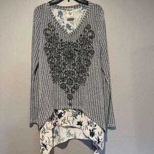 Vocal Black and White Floral Tunic Top